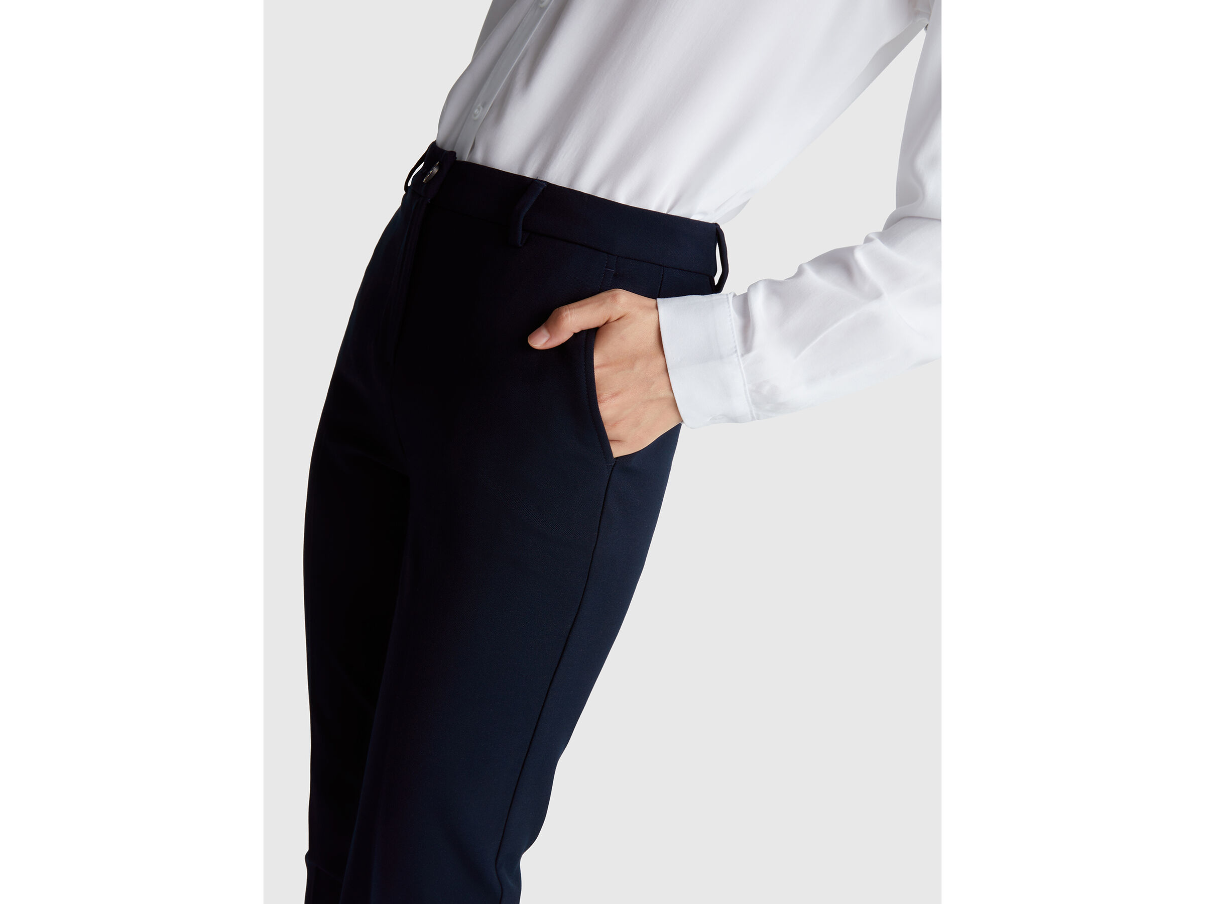 TROUSERS Women image number 4